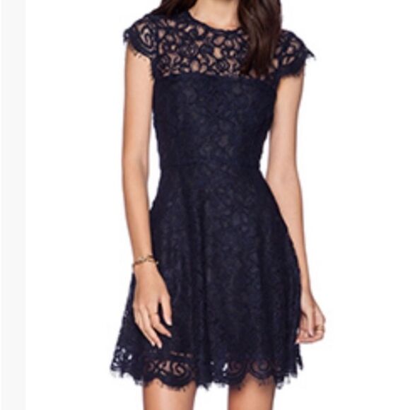 BB Dakota Dresses & Skirts - NWT BB Dakota Navy Lace Dress Size 6